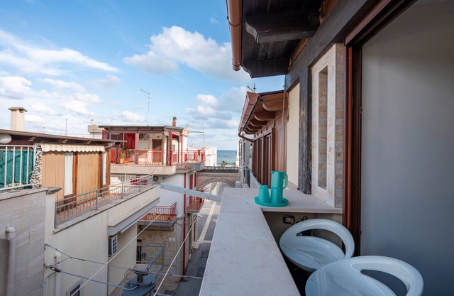 Apartment 'Emma House, By The Sea' with Balcony, Wi-Fi and Air Conditioning