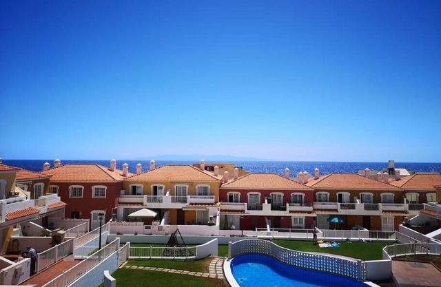 Apartment am Meer mit Pool