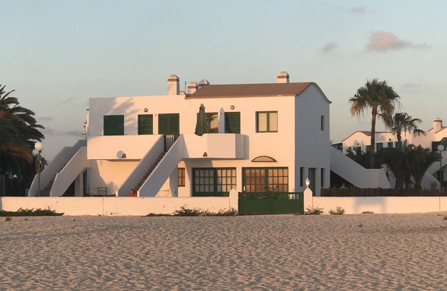 Apartment facing the sea / Front Beach apartment. wifi