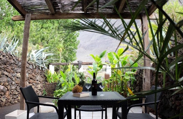 Apartment 'Finca Wapa -Rústico' with Sea View, Wi-Fi and Air Conditioning