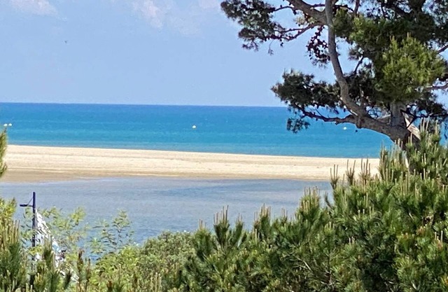 Apartment for 4 people, near beach, parking, terrace, shops nearby