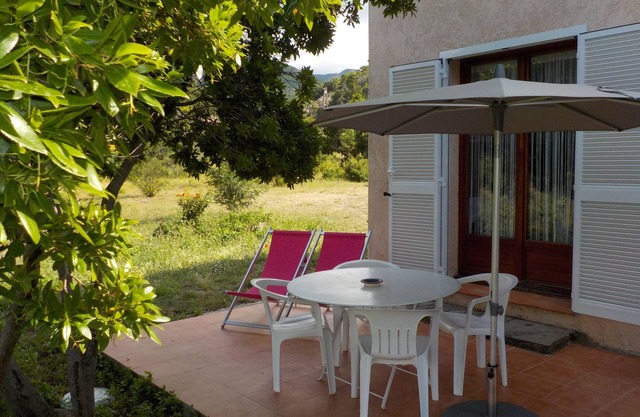 Apartment for 4 people between sea and mountains