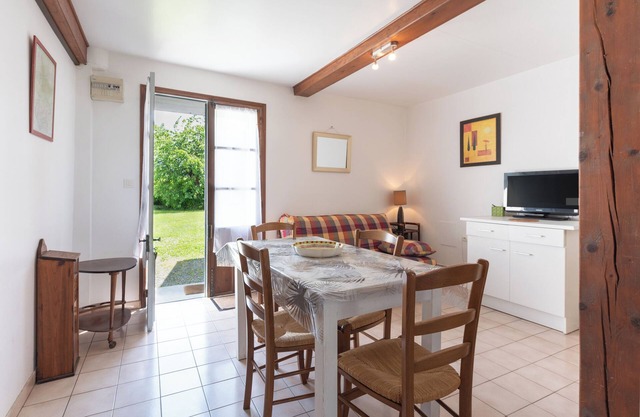 Apartment 'Hautacam' with Mountain View, Shared Garden and Wi-Fi