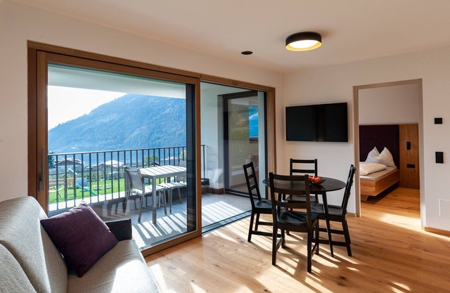 Apartment 'Hofer Hof Hirzer' with Mountain View, Garden & Wi-Fi