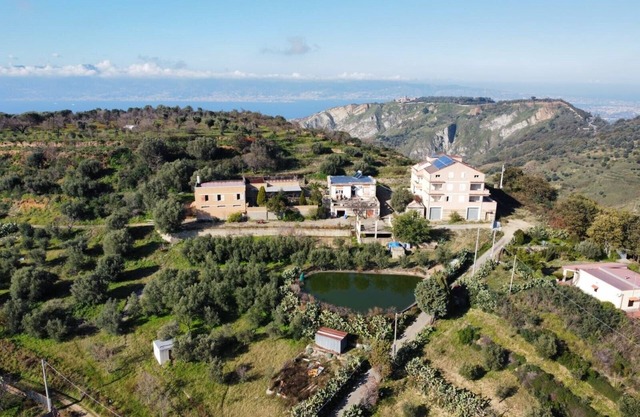 Apartment in a Farmhouse 'Agriturismo Sant' Anna Ortì' with Sea View, Shared Garden and Wi-Fi