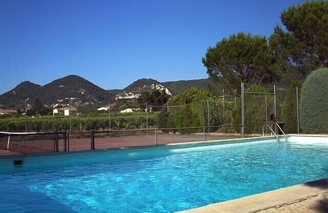APARTMENT IN A SMALL RESIDENCE IN THE COUNTRY NEAR VAISON LA ROMAINE