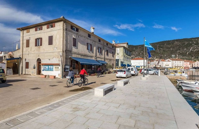 Apartment in Cres near Old Town & Beach
