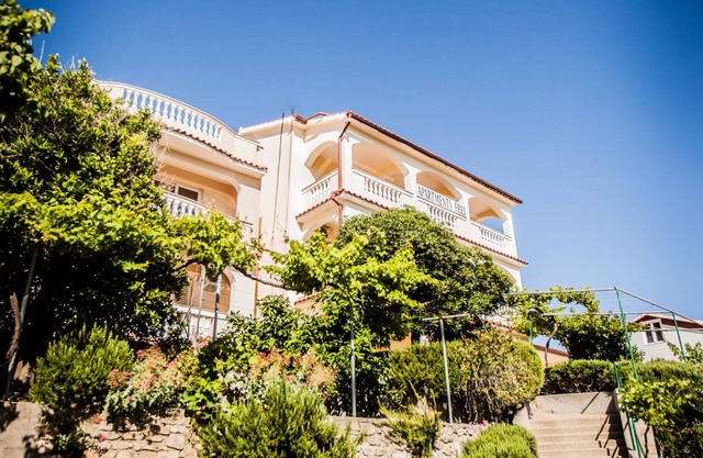 Apartment in Lopar with Balcony, Air condition, WIFI, Washing machine (186-3)