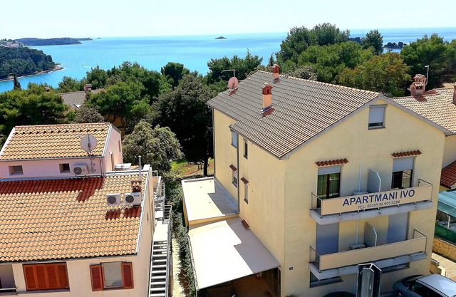 Apartment in Rovinj (Borik) quiet location - 150m from the beach - air conditioning - balcony