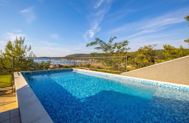 Apartment in Supetarska Draga with Seaview, Balcony, Air condition, WIFI (3321-2)