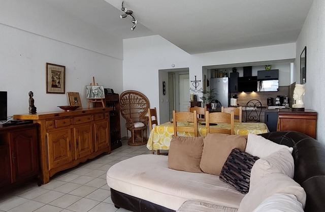 Apartment in the middle of the naturist village T3 60 m2 2 bedrooms in port Ambonne