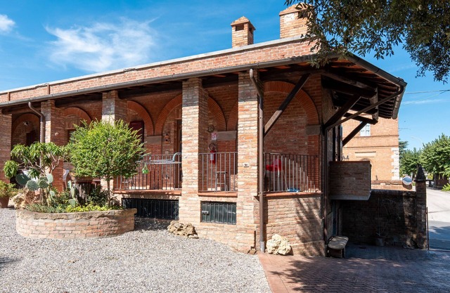 Apartment 'Isidora' with Private Garden, Wi-Fi and Air Conditioning