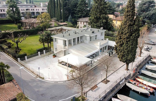 Apartment 'Gran Fausto Bilo' with Lake View, Wi-Fi and Air Conditioning