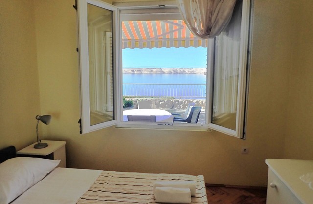 Apartment Jela-on the seafront (58491-A1) - Tribanj - Obicaj