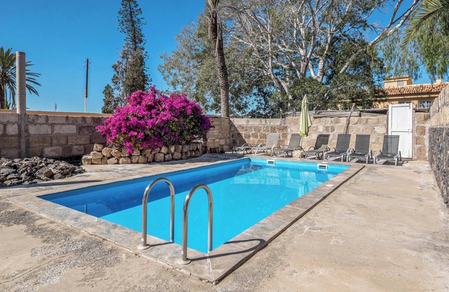 Apartment “La Casita” with Sea View, Pool, Wi-Fi, Terrace & Balcony