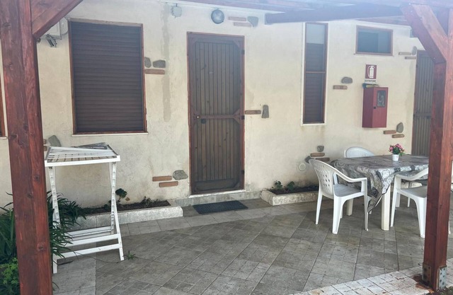 Apartment 'La Quiete - Veranda Grande 2' with Shared Pool, Wi-Fi and Air Conditioning