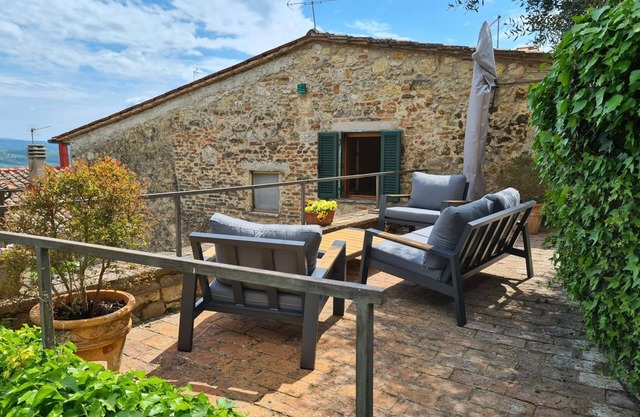 Apartment 'La Terrazza, Cetona, Toscana' with Mountain View, Wi-Fi and Air Conditioning