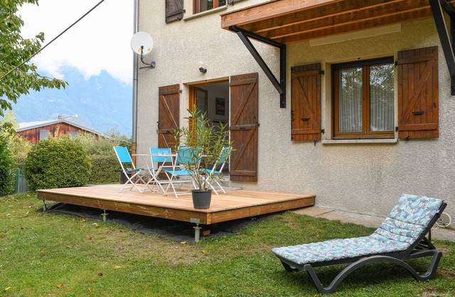 Apartment 'Le Relai Des Gayots' with Mountain View, Shared Garden and Wi-Fi