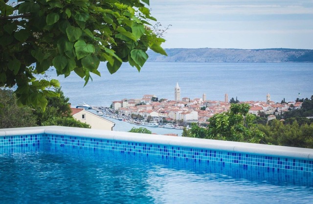 Apartment Lidija Palit White A3