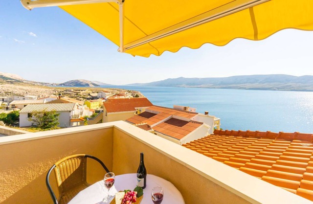 Apartment Marva 2 with sea view and free air conditioning