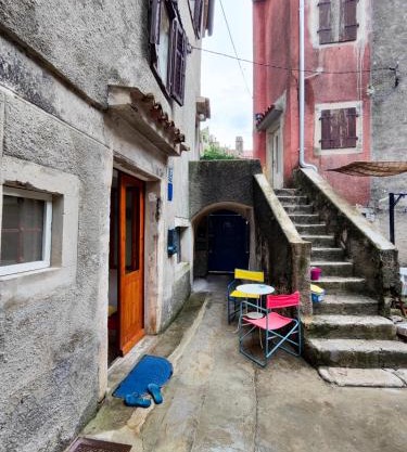 Apartment Mirjana Cres