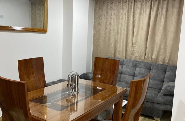 APARTMENT NEAR THE AIRPORT, IN A VERY QUIET, SAFE AND COMMERCIAL AREA.