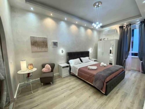 Apartment near the Colosseum with metro line A a 2-minute walk away