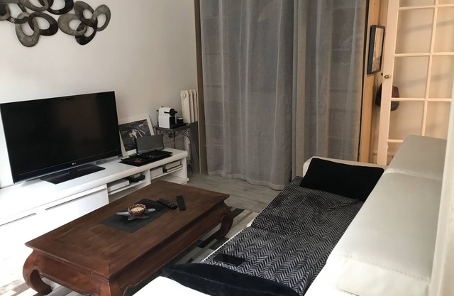 Apartment near Trocadero