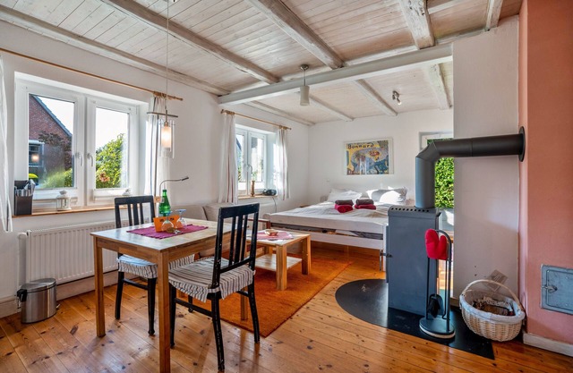 Apartment 'Öko Fewo Sturmmöwe' with Private Terrace, Private Garden and Wi-Fi