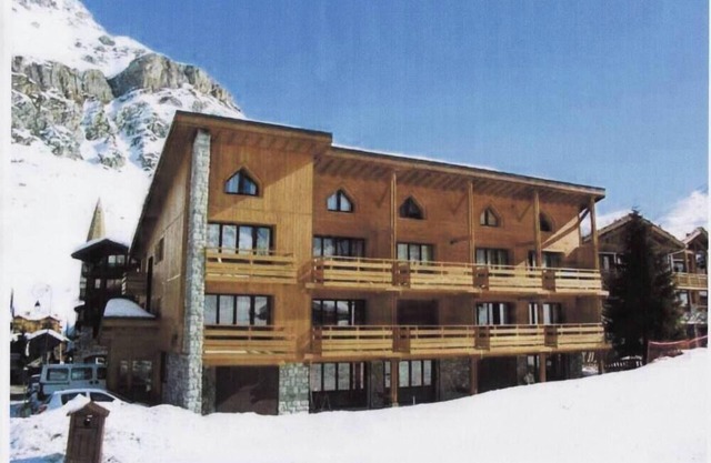 Apartment on the snow front, ski-in ski-out free wifi