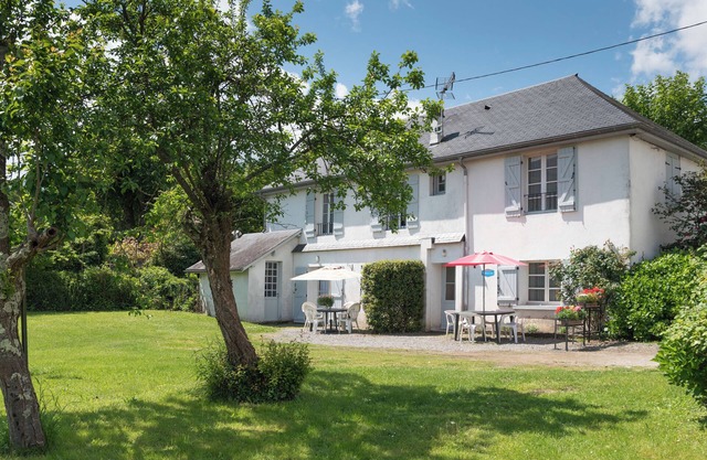 Apartment 'Pibeste' with Mountain View, Shared Garden and Wi-Fi