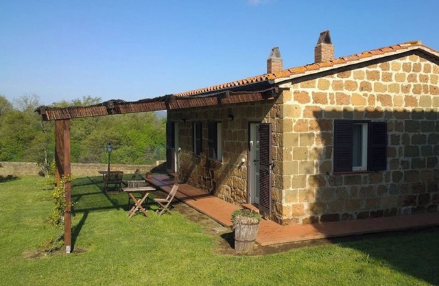 Apartment 'Pollaio' with Shared Pool, Private Terrace and Shared Garden