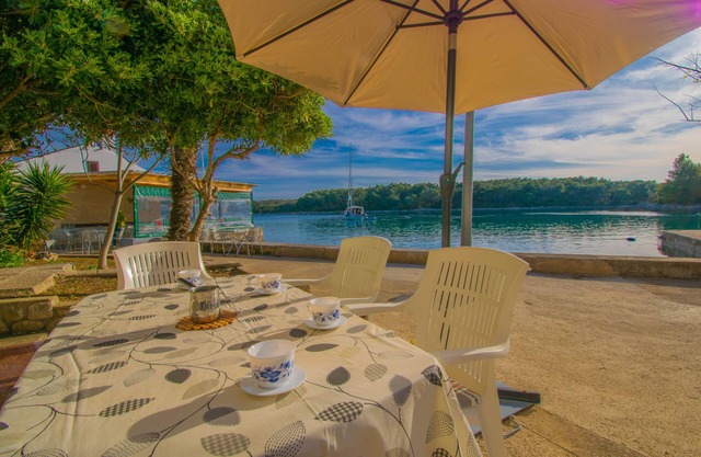 Apartment Punta Blue, only 5m from the sea, the island of Cres