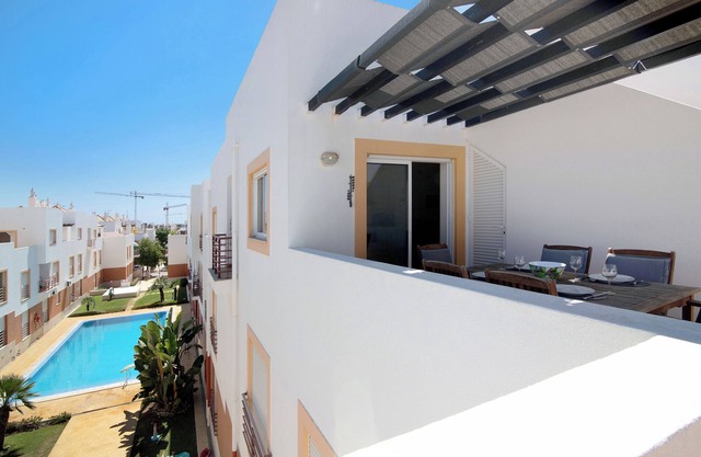 Apartment 'Quinta Gomeira 146' with Sea View, Shared Pool and Air Conditioning