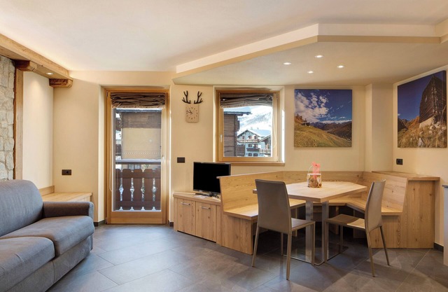 Apartment 'Rasia Residence Relax' with Mountain View, Shared Garden and Wi-Fi