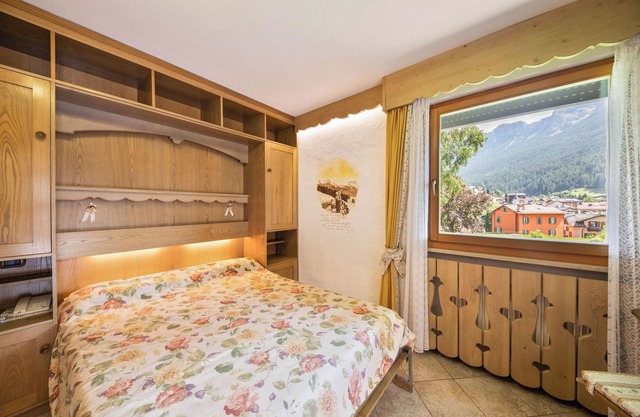 Apartment "Residence Lastè Catinaccio" with Mountain View, Wi-Fi, Garden & Balcony