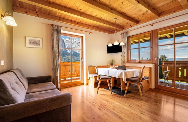 Apartment 'Ronsolhof Santner' with Mountain View, Shared Garden and Wi-Fi