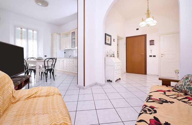 Apartment 'Sara's' with Private Balcony and Wi-Fi