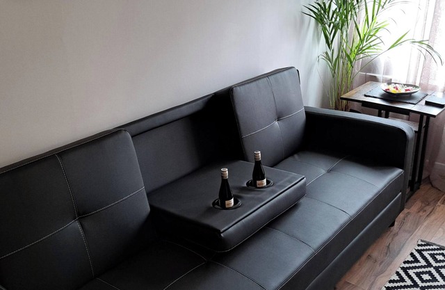 Apartment - Sleeps 4 - Pet friendly - Parking