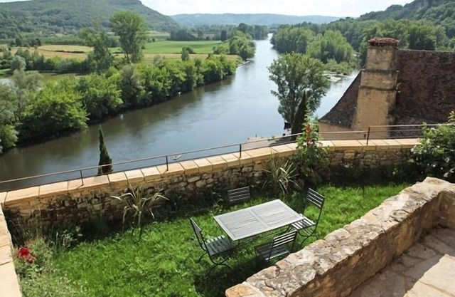 Apartment-Superior-Ensuite with Shower-Vue rivière