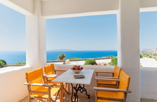Apartment 'Suite No 3' with Sea View, Wi-Fi and Air Conditioning