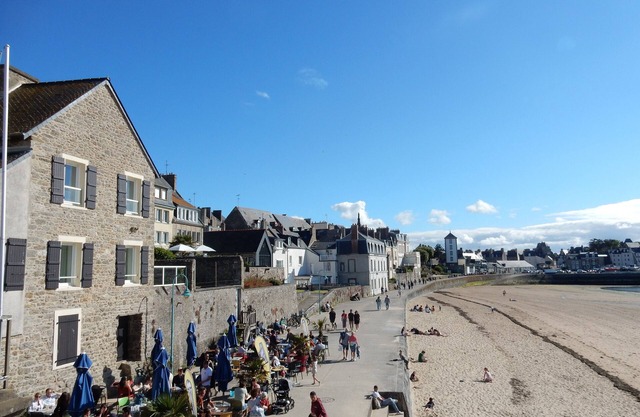 Apartment T2 - LOW SABLONS