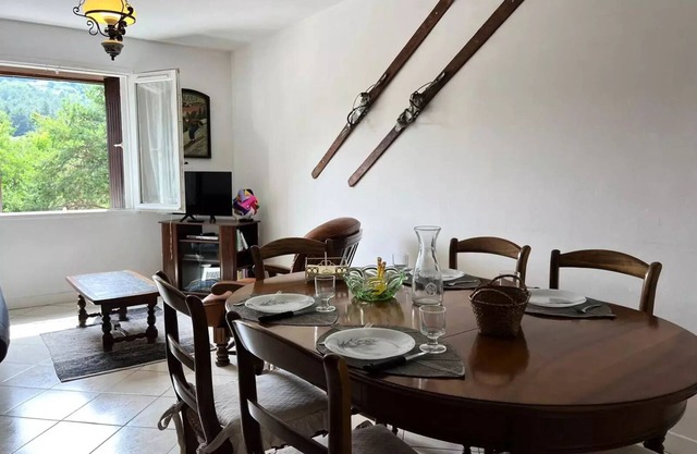 Apartment T3, for 5 people, residence with private outdoor parking, near the Golf course and Barcelonnette