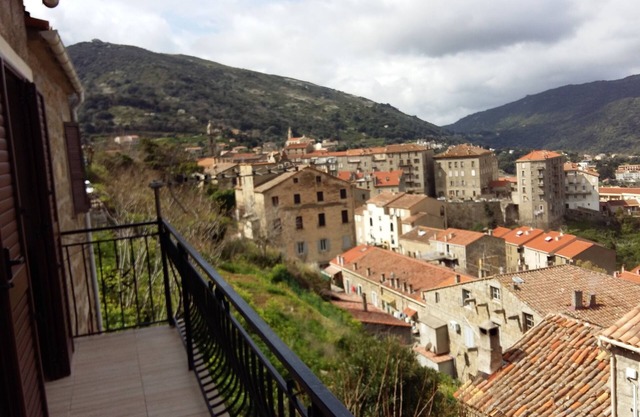 Apartment T3 in Sartène 5 minutes walk from the center, panoramic view.