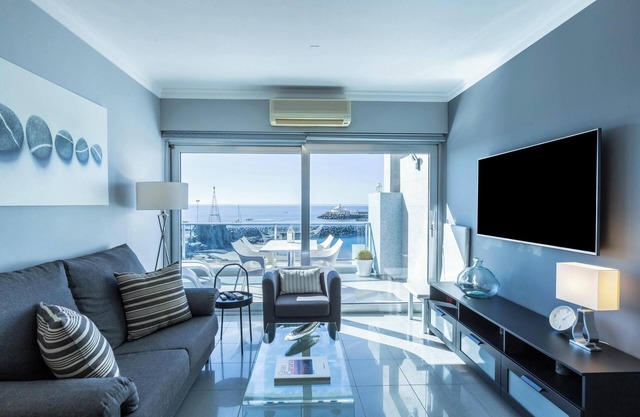 Apartment "Teresita Mogamar BeachFront" next to the Beach with Sea View