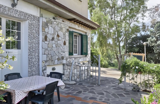 Apartment 'Tramonto' with Private Terrace, Wi-Fi and Air Conditioning