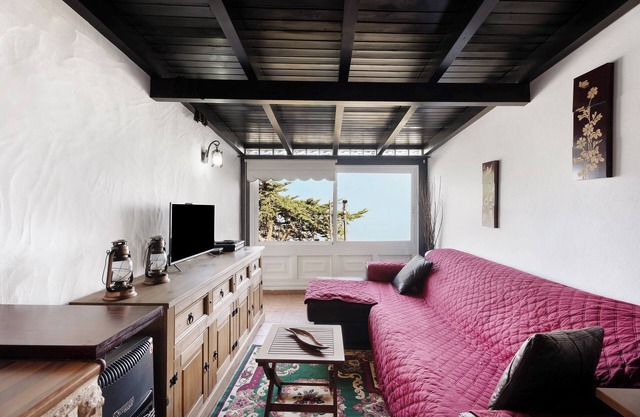 Apartment 'Trebol 2' with Sea View and Wi-Fi