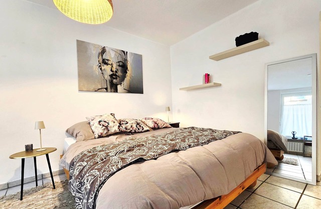 Apartment Trier-Heiligkreuz | close to the center | home cinema