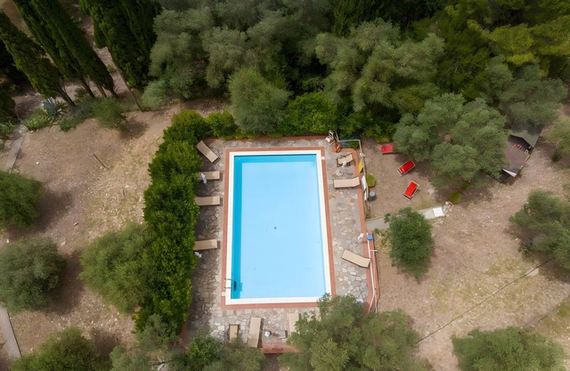 Apartment 'Villa I Tigli - Pansy' with Shared Pool, Wi-Fi and Air Conditioning
