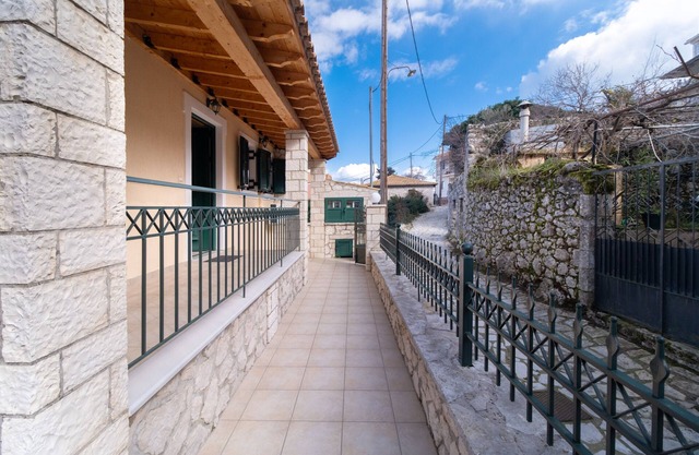 Apartment "Villa Votistis A2" with Mountain View, Garden & Wi-Fi